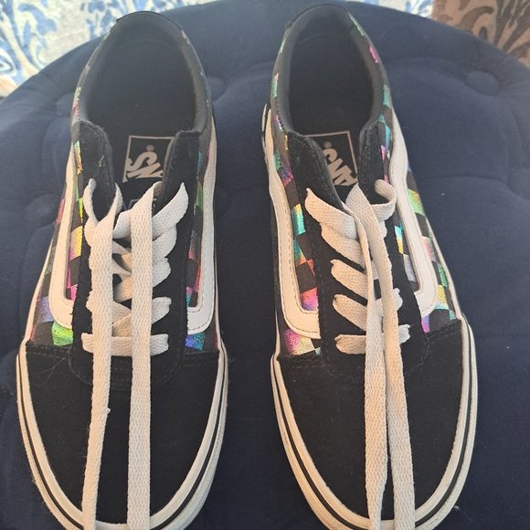 Vans - Picture 3 of 6